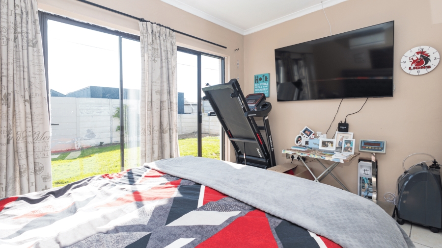 3 Bedroom Property for Sale in Peerless Park North Western Cape